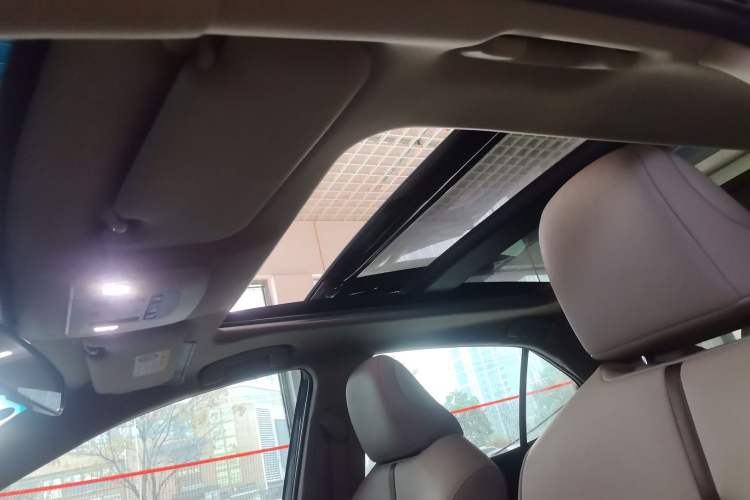 Used Toyota Camry 2019 2.5G Luxury Edition China VI Standard Headliner