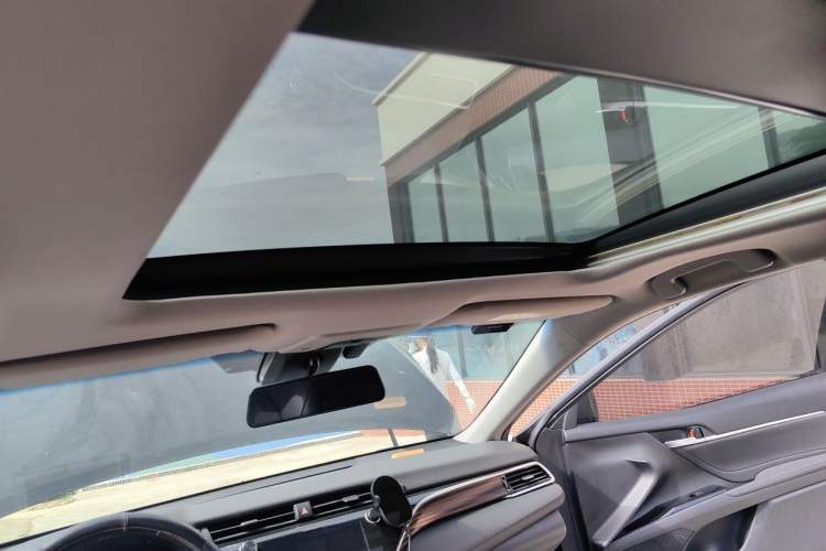Used Toyota Camry 2019 2.5G Luxury Edition China VI Standard Headliner