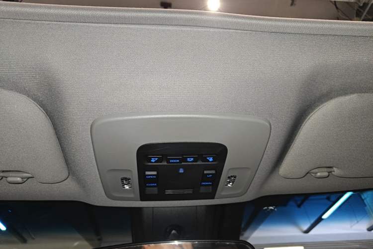 Used Toyota Camry 2019 Revised Version 2.0G Luxury Edition Headliner
