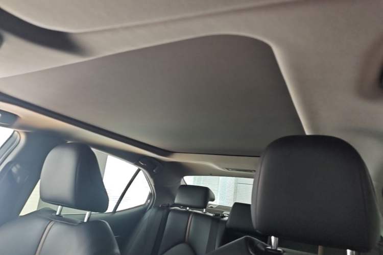 Used Toyota Camry 2019 Dual-Engine 2.5 HG Luxury Edition China VI Standard Headliner
