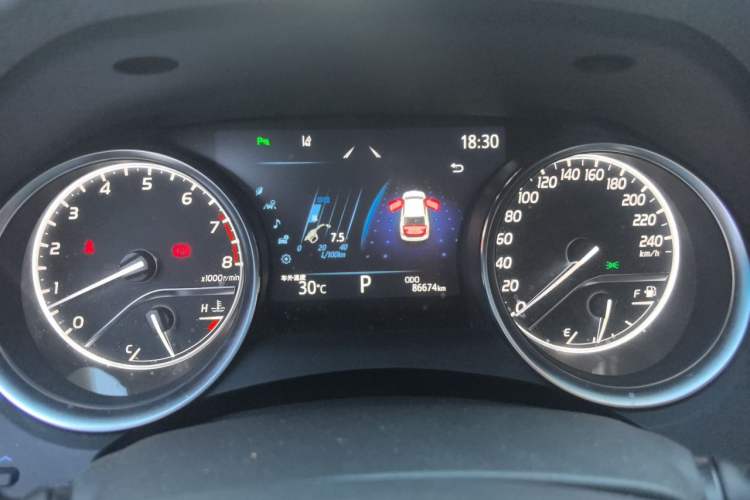 Used Toyota Camry 2019 2.5G Luxury Edition China VI Standard Instrument Cluster