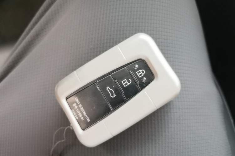 Used Toyota Camry 2019 Dual-Engine 2.5HS FENGSHANG Edition China VI Standard Interior 1
