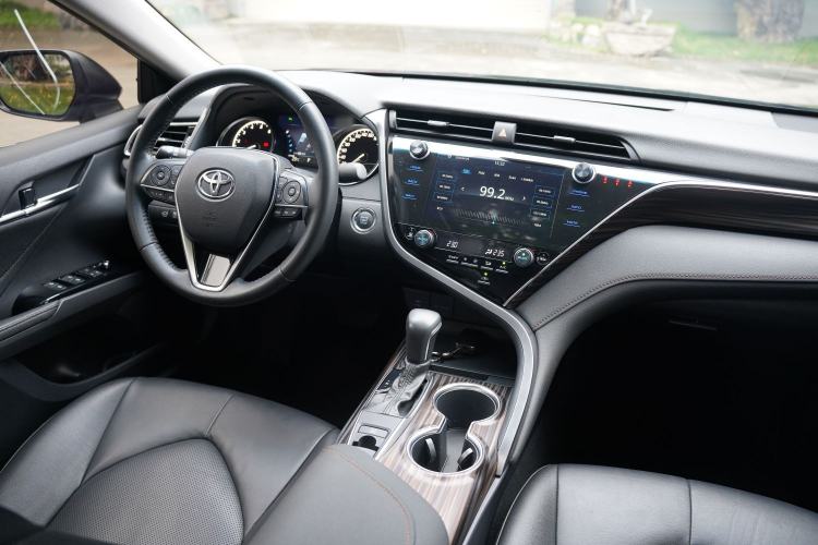 Used Toyota Camry 2019 Revised Version 2.0G Luxury Edition Interior 1