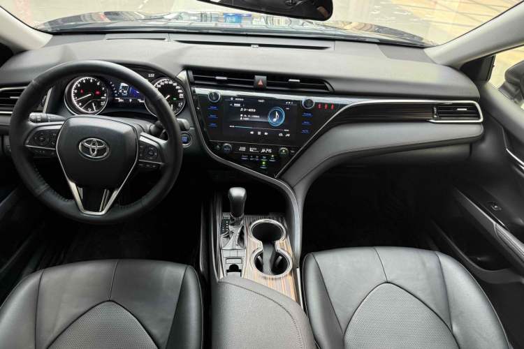 Used Toyota Camry 2019 2.5G Luxury Edition China V Standard Interior 1