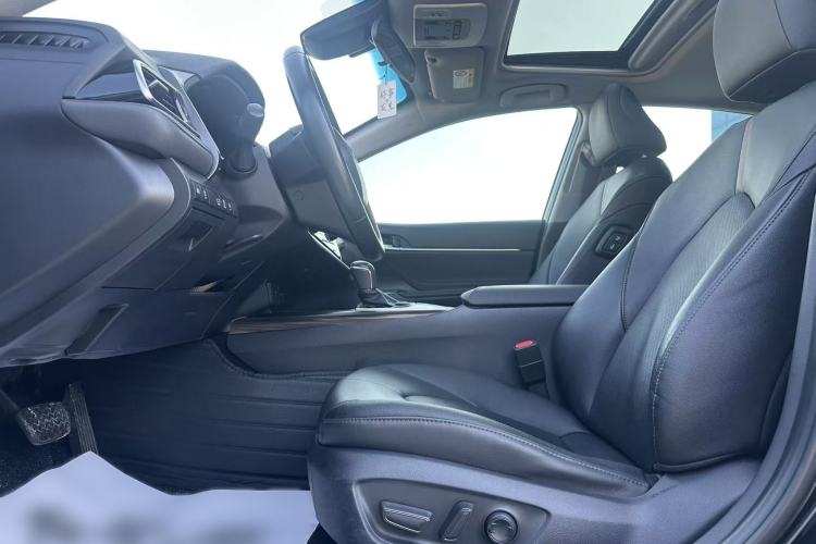 Used Toyota Camry 2019 Revised Version 2.0G Luxury Edition Interior 1