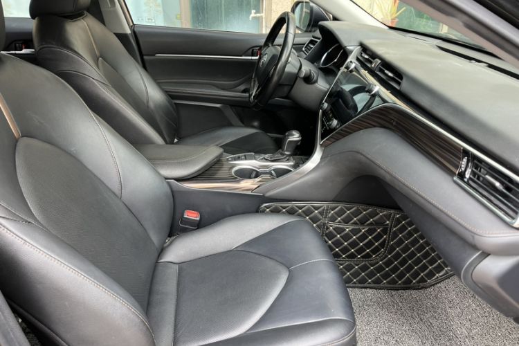 Used Toyota Camry 2019 2.0G Luxury Edition China VI Standard Interior 1