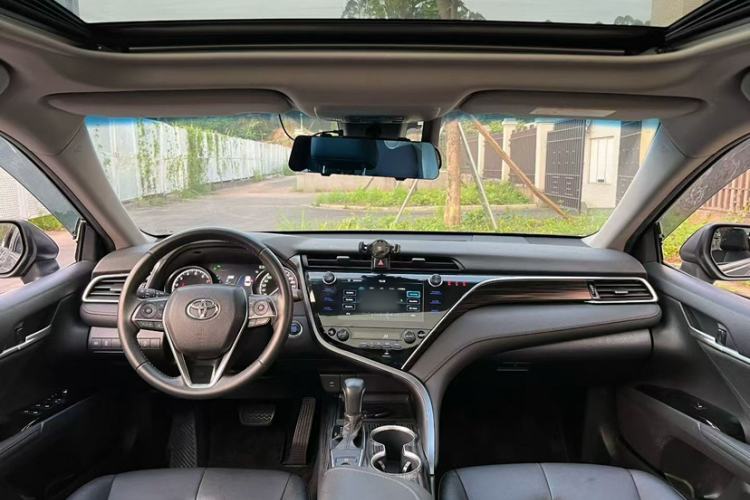 Used Toyota Camry 2019 Revised Version 2.0G Luxury Edition Interior 1
