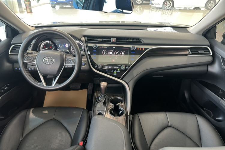 Used Toyota Camry 2019 2.0G Luxury Edition China VI Standard Interior 1