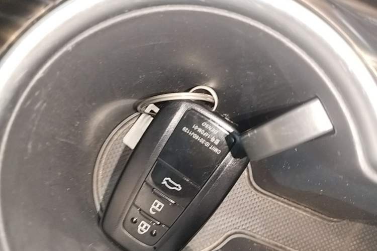 Used Toyota Camry 2019 Revised Version 2.0G Luxury Edition Interior 1
