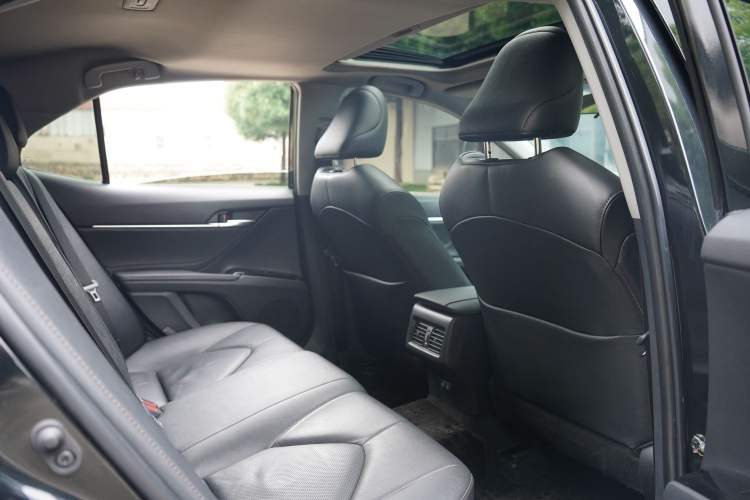 Used Toyota Camry 2019 Revised Version 2.0G Luxury Edition Interior 12