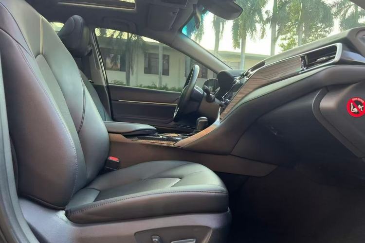 Used Toyota Camry 2019 Dual-Engine 2.5HS FENGSHANG Edition China VI Standard Interior 2