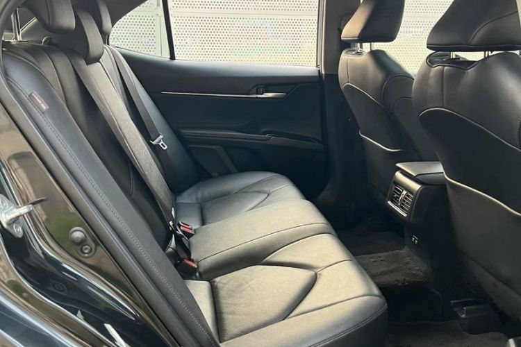 Used Toyota Camry 2019 Revised Version 2.0G Luxury Edition Interior 2