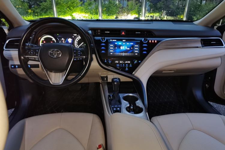 Used Toyota Camry 2019 Dual-Engine 2.5 HG Luxury Edition China VI Standard Interior 2