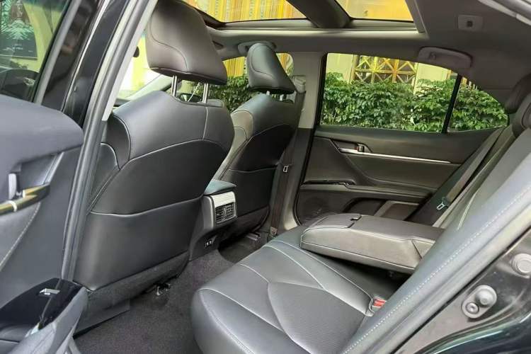 Used Toyota Camry 2019 Dual-Engine 2.5HS FENGSHANG Edition China VI Standard Interior 3