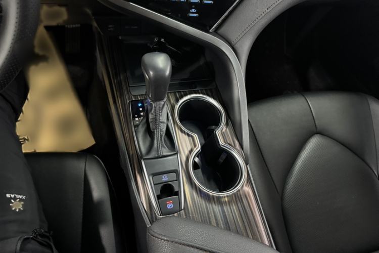 Used Toyota Camry 2019 2.0G Luxury Edition China VI Standard Interior 3