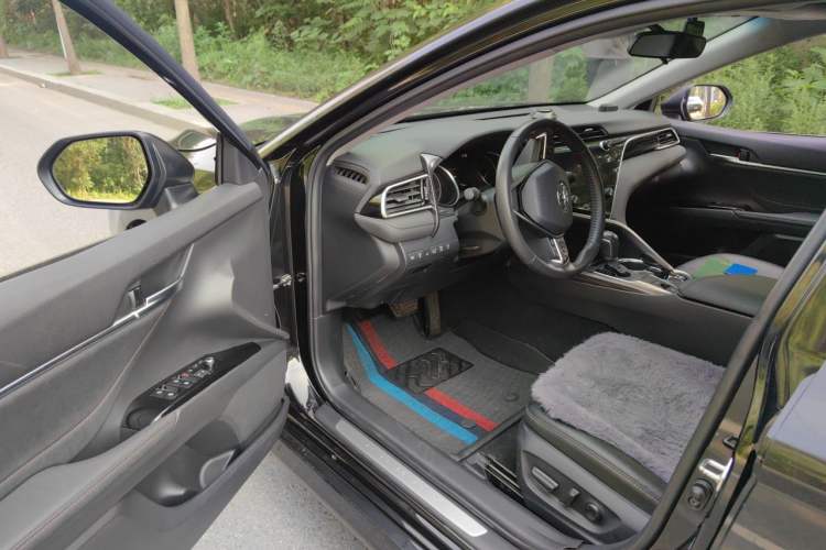 Used Toyota Camry 2019 Revised Version 2.0G Luxury Edition Interior 3