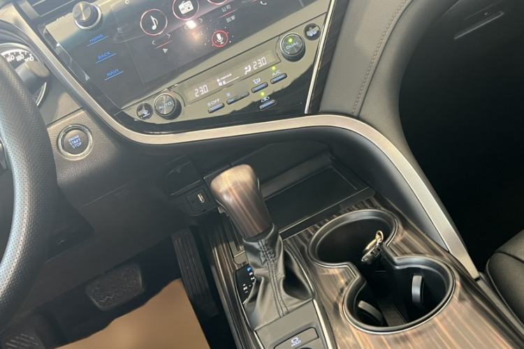 Used Toyota Camry 2019 2.0G Luxury Edition China VI Standard Interior 3