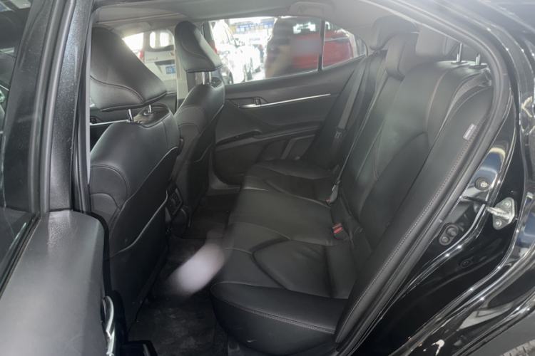 Used Toyota Camry 2019 Revised Version 2.0G Luxury Edition Interior 3