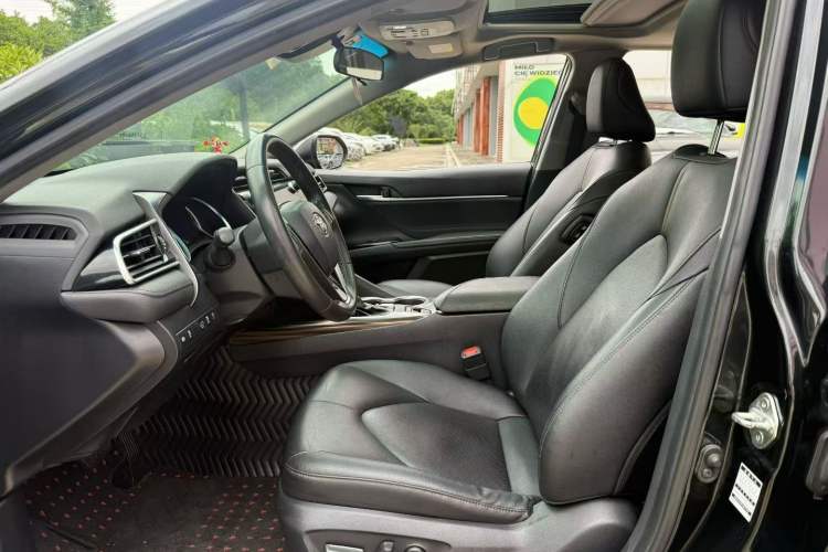Used Toyota Camry 2019 Revised Version 2.0G Luxury Edition Interior 3