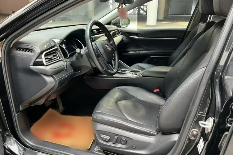 Used Toyota Camry 2019 2.0G Luxury Edition China V Standard Interior 4