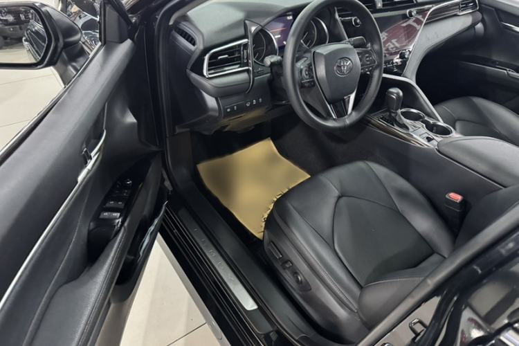 Used Toyota Camry 2019 2.0G Luxury Edition China VI Standard Interior 4