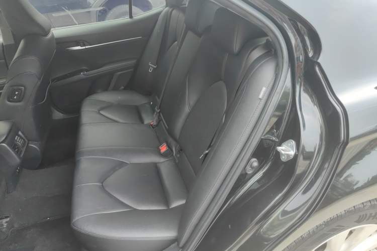 Used Toyota Camry 2019 Revised Version 2.0G Luxury Edition Interior 4