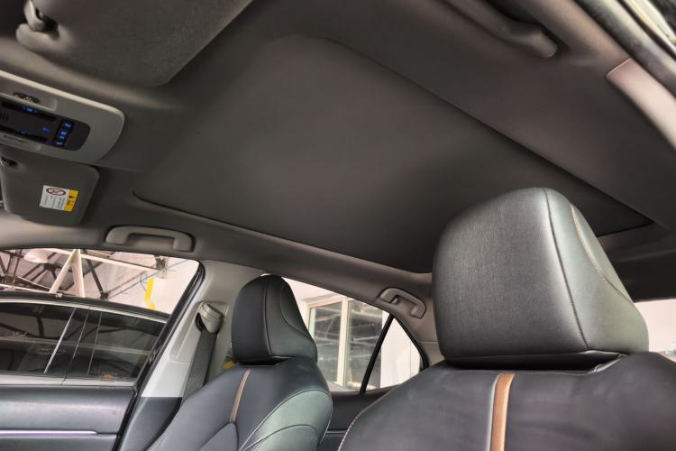 Used Toyota Camry 2019 2.5G Luxury Edition China VI Standard Interior 4