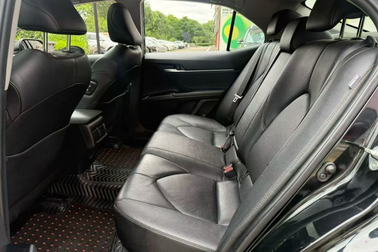 Used Toyota Camry 2019 Revised Version 2.0G Luxury Edition Interior 4