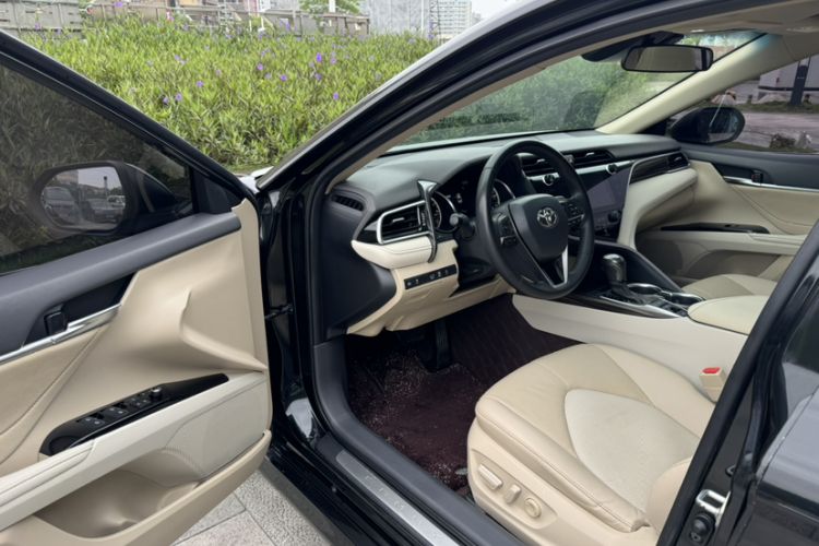 Used Toyota Camry 2019 2.5G Luxury Edition China V Standard Interior 5