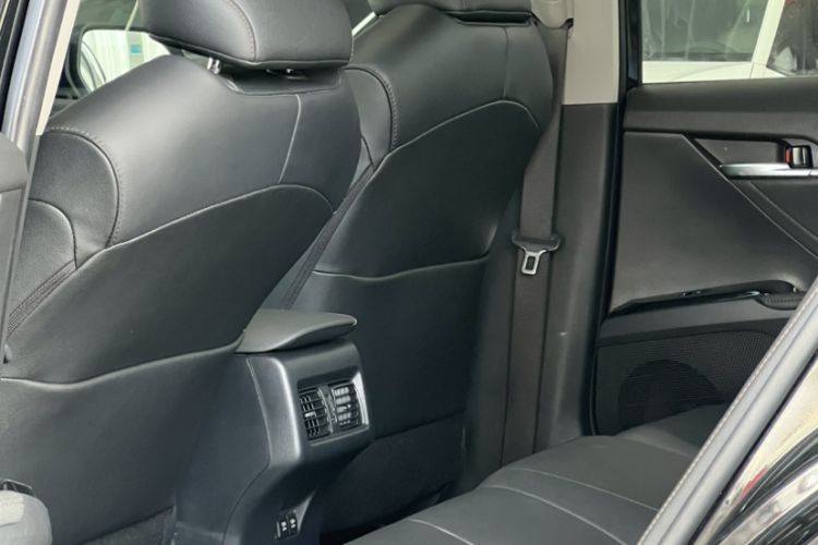 Used Toyota Camry 2019 2.0G Luxury Edition China VI Standard Interior 5
