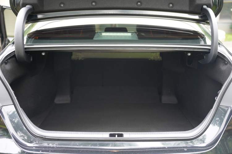 Used Toyota Camry 2019 Revised Version 2.0G Luxury Edition Interior 7
