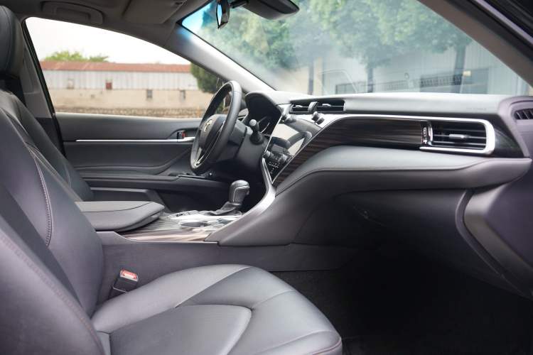 Used Toyota Camry 2019 Revised Version 2.0G Luxury Edition Interior 9
