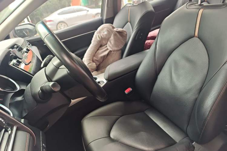 Used Toyota Camry 2019 Revised Version Dual-Engine 2.5 HG Luxury Edition Left Front Seat