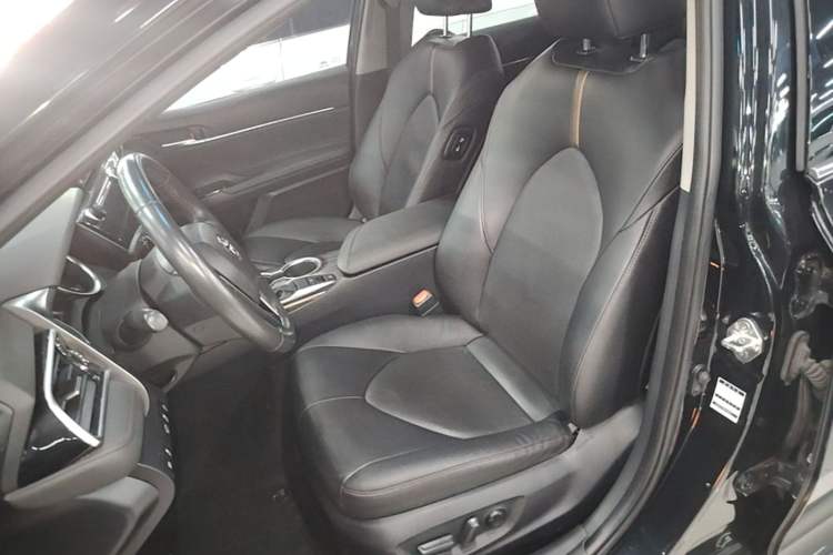 Used Toyota Camry 2019 Revised Version 2.0G Luxury Edition Left Front Seat