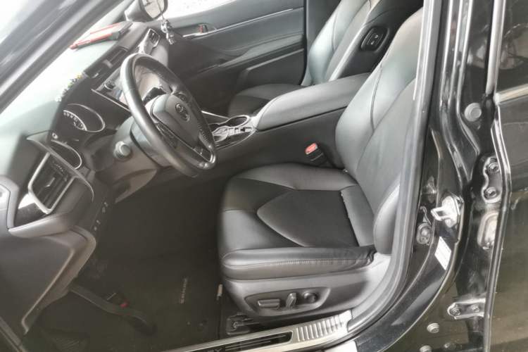 Used Toyota Camry 2019 Dual-Engine 2.5HS FENGSHANG Edition China VI Standard Left Front Seat