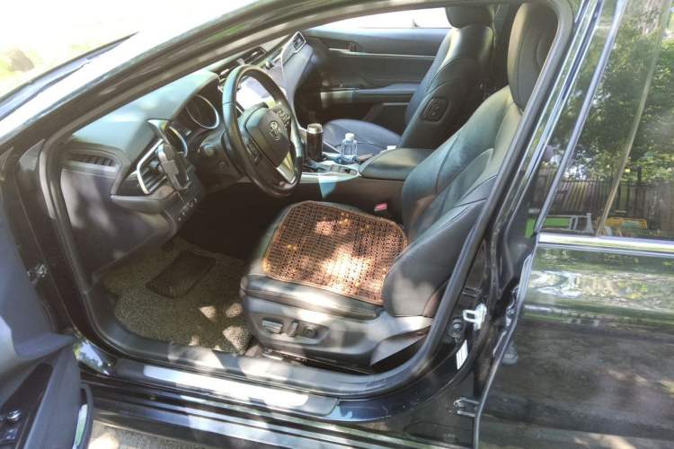 Used Toyota Camry 2019 Revised Version Dual-Engine 2.5 HG Luxury Edition Left Front Seat