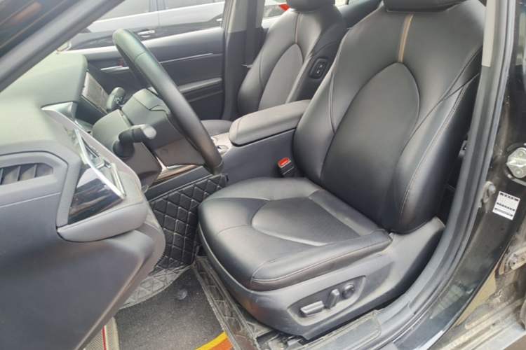 Used Toyota Camry 2019 Revised Version 2.0G Luxury Edition Left Front Seat