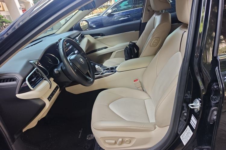 Used Toyota Camry 2019 Revised Version 2.0G Luxury Edition Left Front Seat