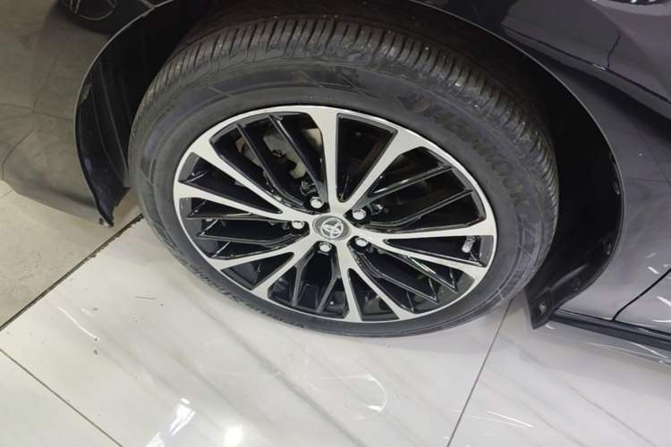 Used Toyota Camry 2019 Revised Version 2.5S Fēngshàng Edition Left Front Wheel Hub