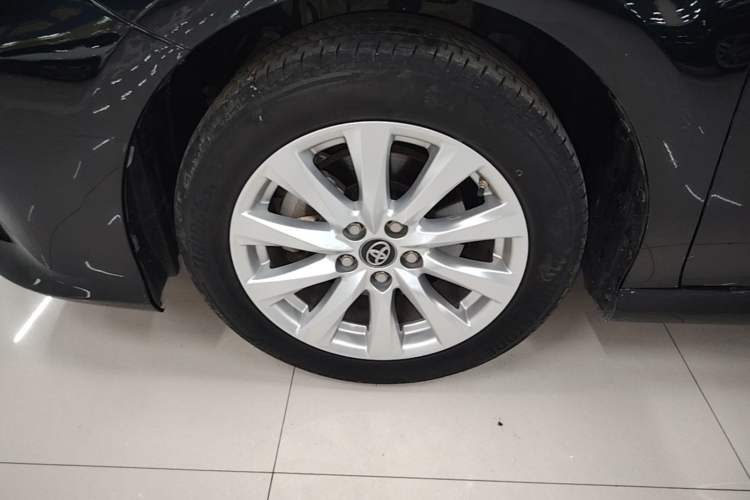 Used Toyota Camry 2019 Revised Version 2.0G Luxury Edition Left Front Wheel Hub