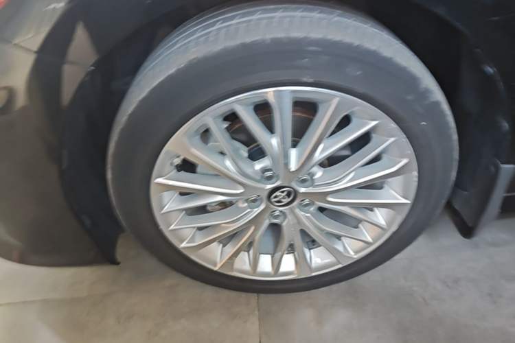 Used Toyota Camry 2019 2.5G Luxury Edition China VI Standard Left Front Wheel Hub
