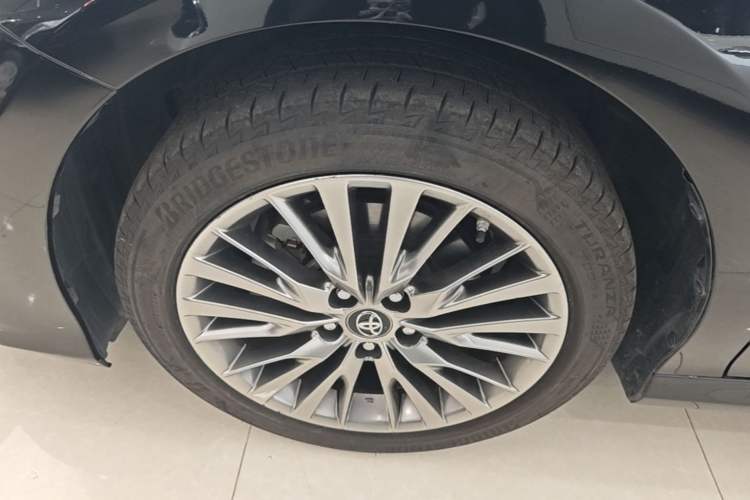 Used Toyota Camry 2019 Revised Version Dual-Engine 2.5 HG Luxury Edition Left Front Wheel Hub