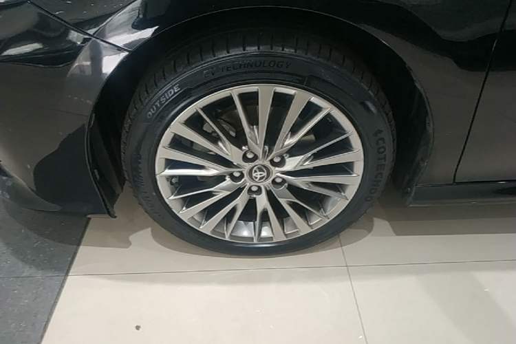 Used Toyota Camry 2019 Revised Version Dual-Engine 2.5 HG Luxury Edition Left Front Wheel Hub