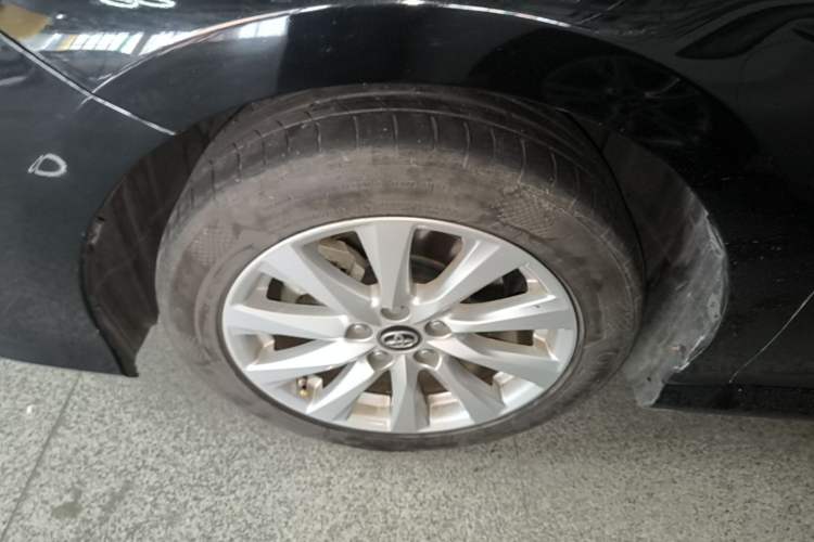 Used Toyota Camry 2019 Revised Version 2.0G Luxury Edition Left Front Wheel Hub
