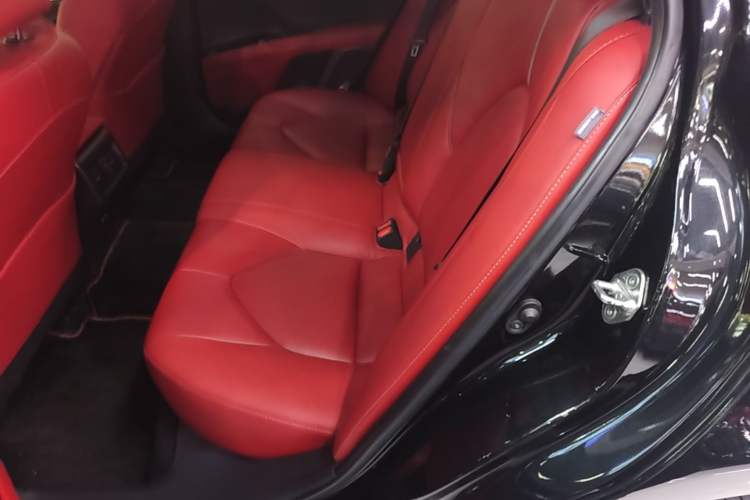 Used Toyota Camry 2019 Revised Version 2.5S Fēngshàng Edition Left Rear Seat