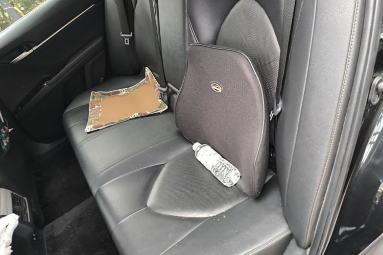 Used Toyota Camry 2019 Dual-Engine 2.5 HG Luxury Edition China VI Standard Left Rear Seat