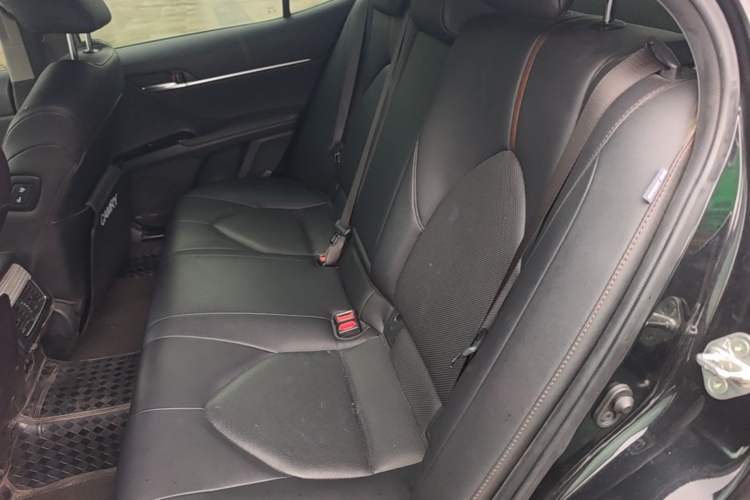 Used Toyota Camry 2019 Dual-Engine 2.5 HG Luxury Edition China V Standard Left Rear Seat