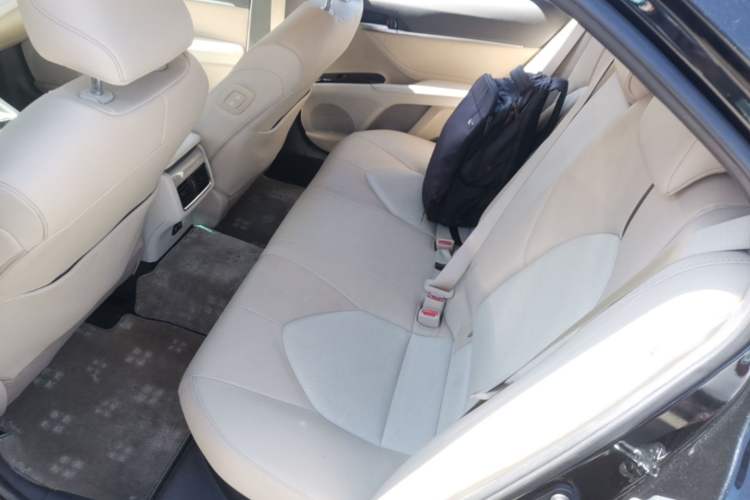 Used Toyota Camry 2019 Dual-Engine 2.5 HG Luxury Edition China VI Standard Left Rear Seat