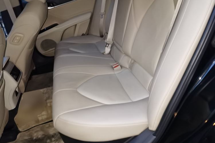 Used Toyota Camry 2019 Dual-Engine 2.5 HG Luxury Edition China VI Standard Left Rear Seat