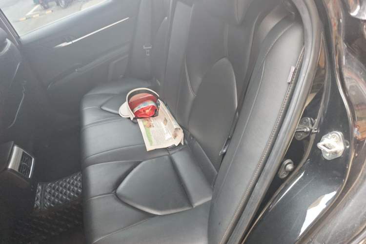 Used Toyota Camry 2019 Dual-Engine 2.5 HG Luxury Edition China VI Standard Left Rear Seat